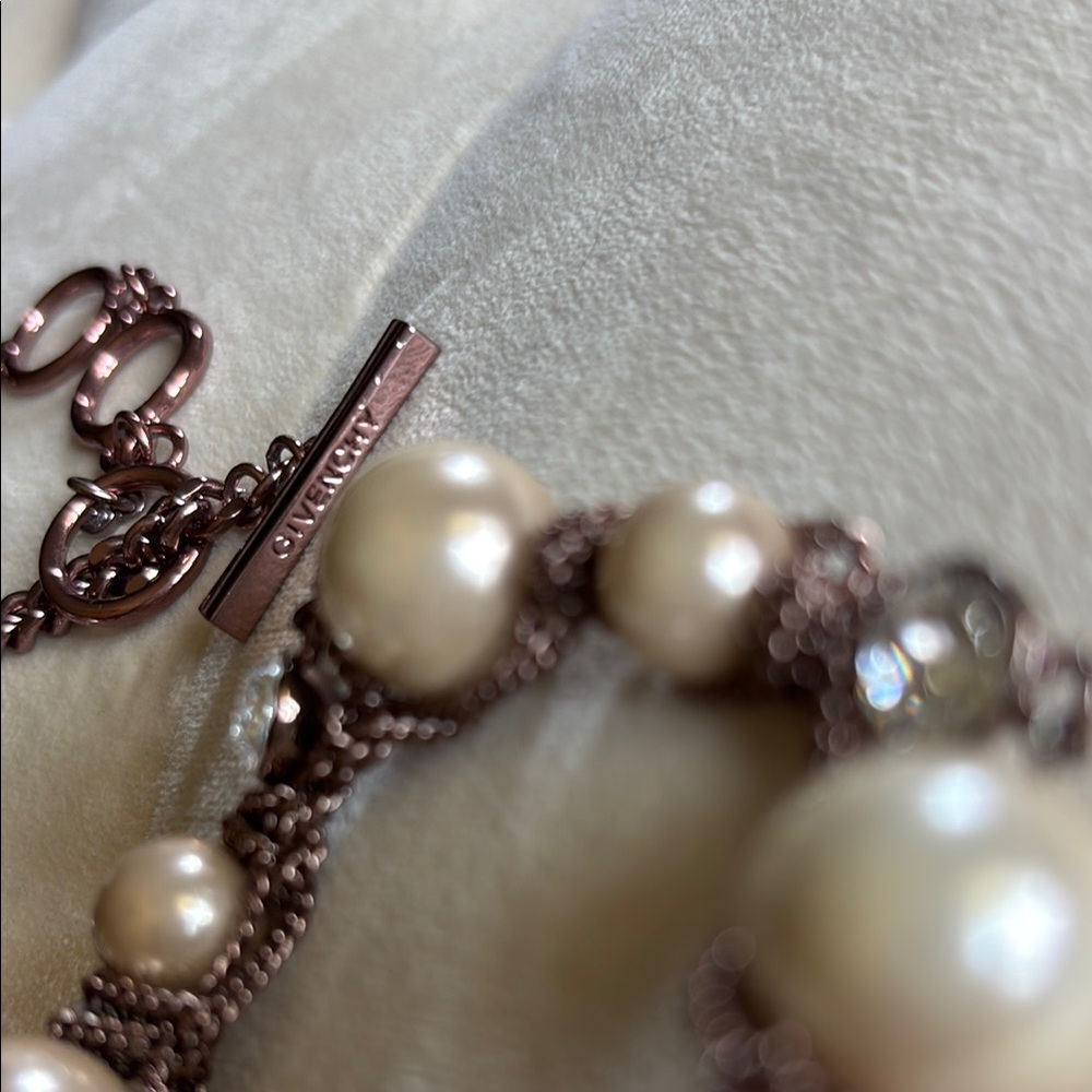 Givenchy Elegant Pearl and Crystal Jewelry Set - Picture 3 of 3